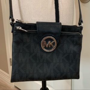 Michael KORS Crossbody Wallet Bag